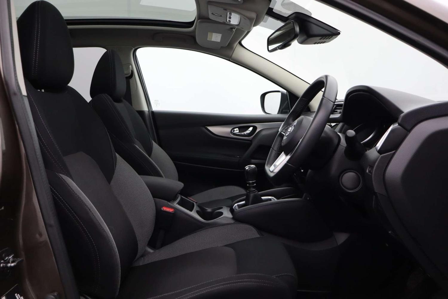 Used Nissan Qashqai 2017 for sale - 76481376: Photo 2