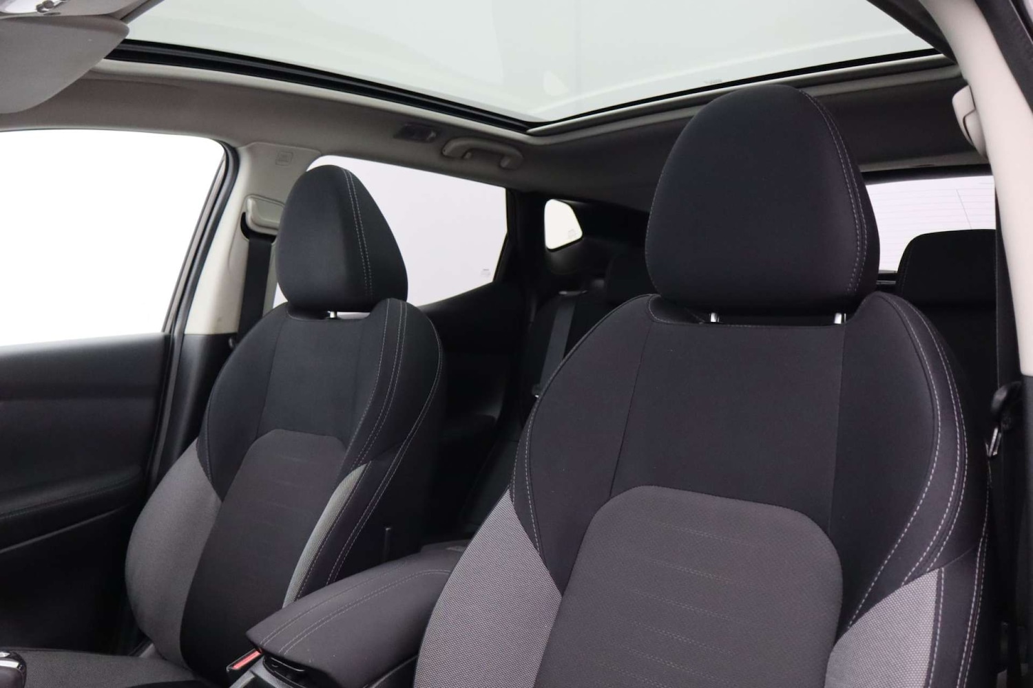 Used Nissan Qashqai 2017 for sale - 76481376: Photo 32