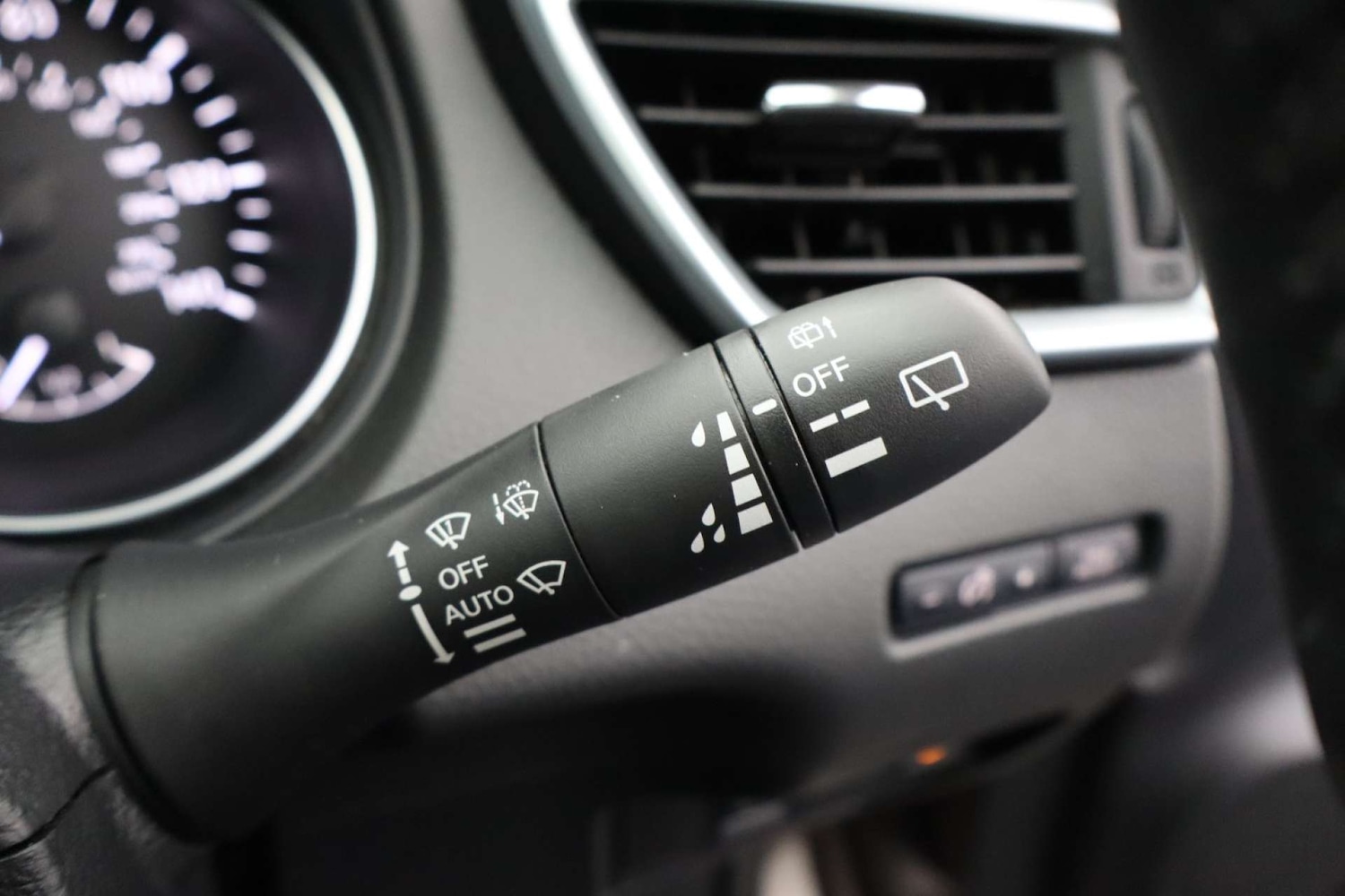 Used Nissan Qashqai 2017 for sale - 76481376: Photo 40