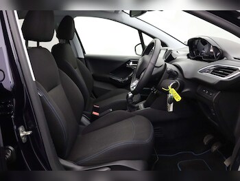 Used Peugeot 208 2019 for sale - 76182612: Photo
