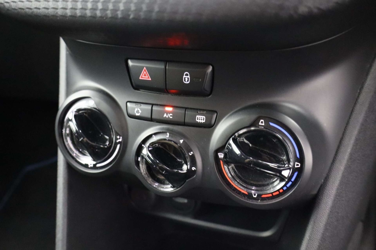 Used Peugeot 208 2019 for sale - 76182612: Photo 32