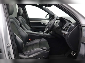 Used Volvo XC90 2021 for sale - 76182699: Photo 2