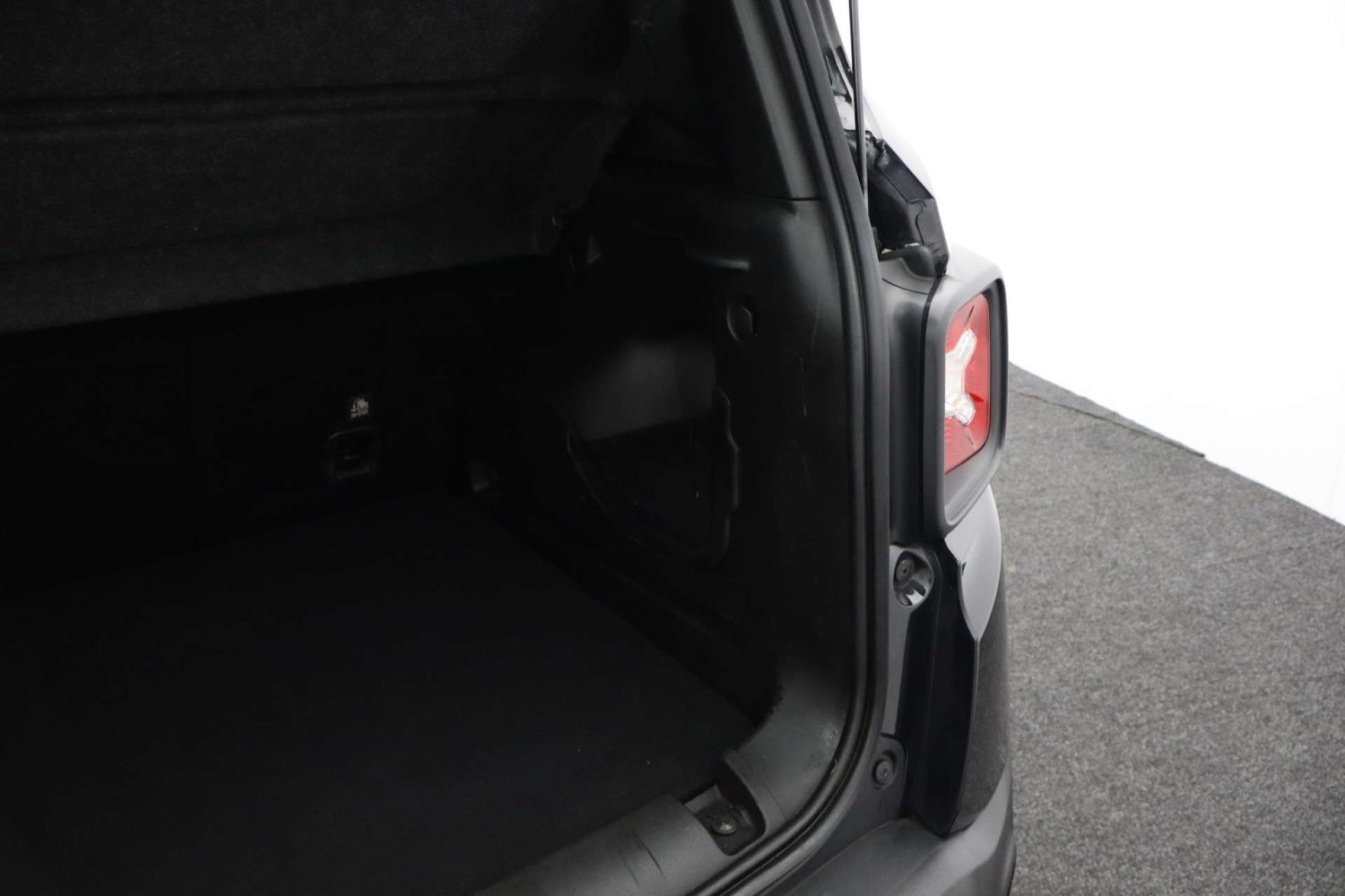 Used Jeep Renegade 2021 for sale - 76422516: Photo 22