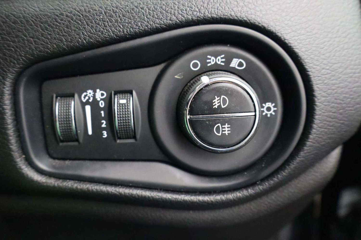 Used Jeep Renegade 2021 for sale - 76422516: Photo 41