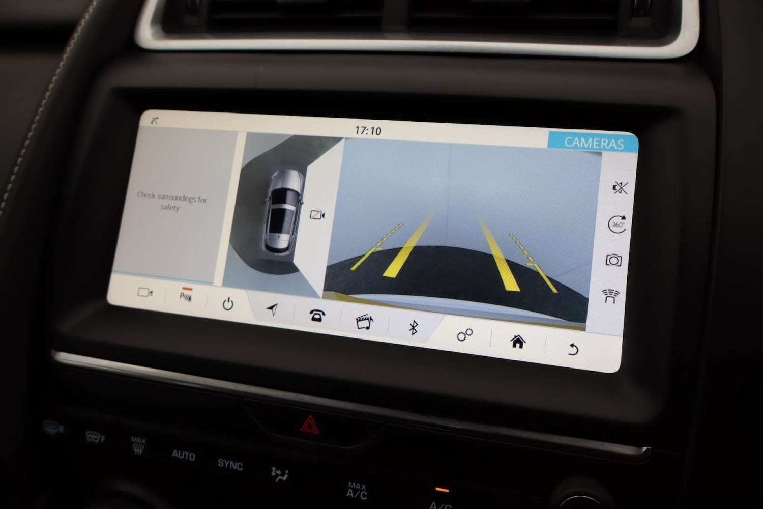 Used Jaguar E-Pace 2018 for sale - 76182624: Photo 14