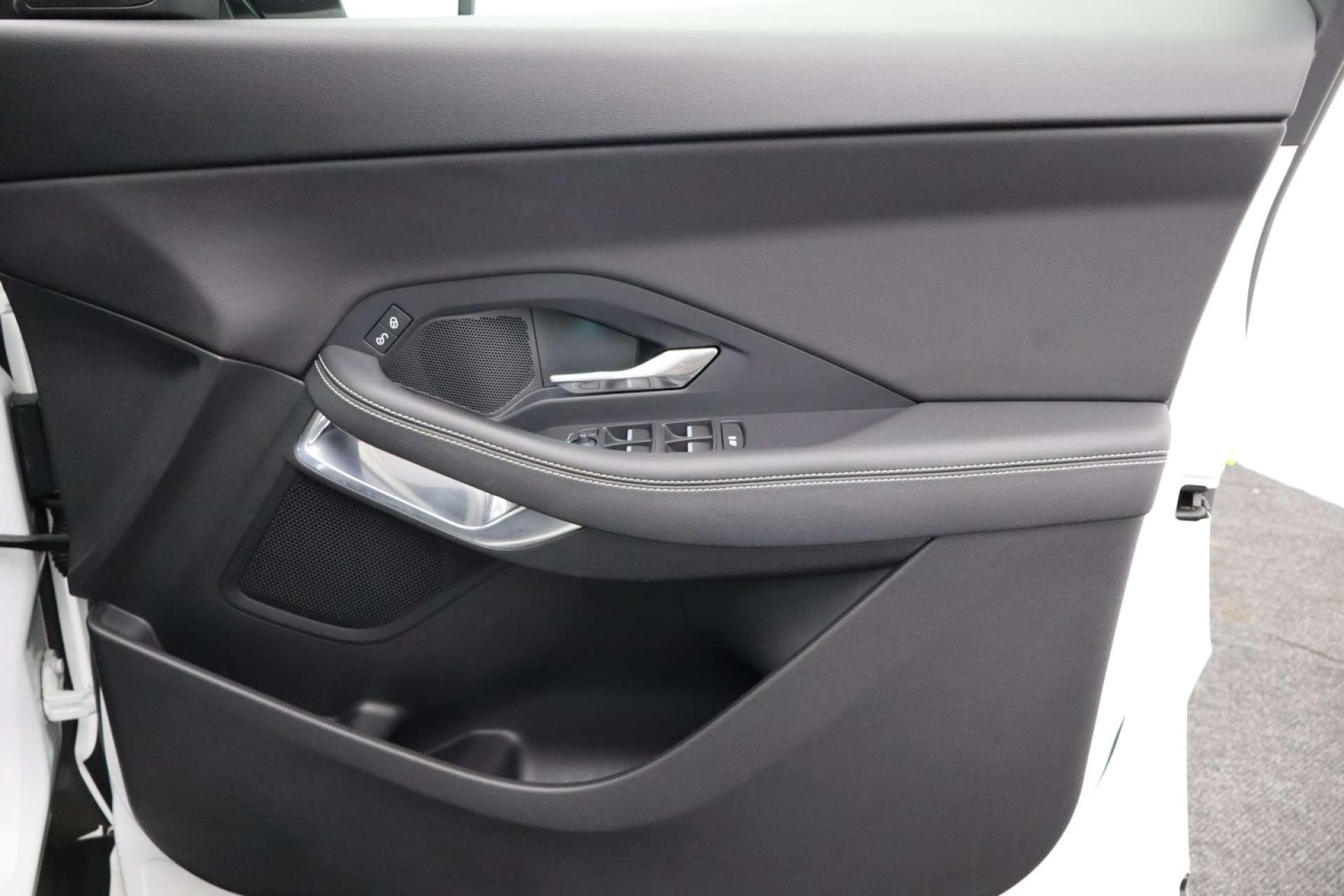 Used Jaguar E-Pace 2018 for sale - 76182624: Photo 16