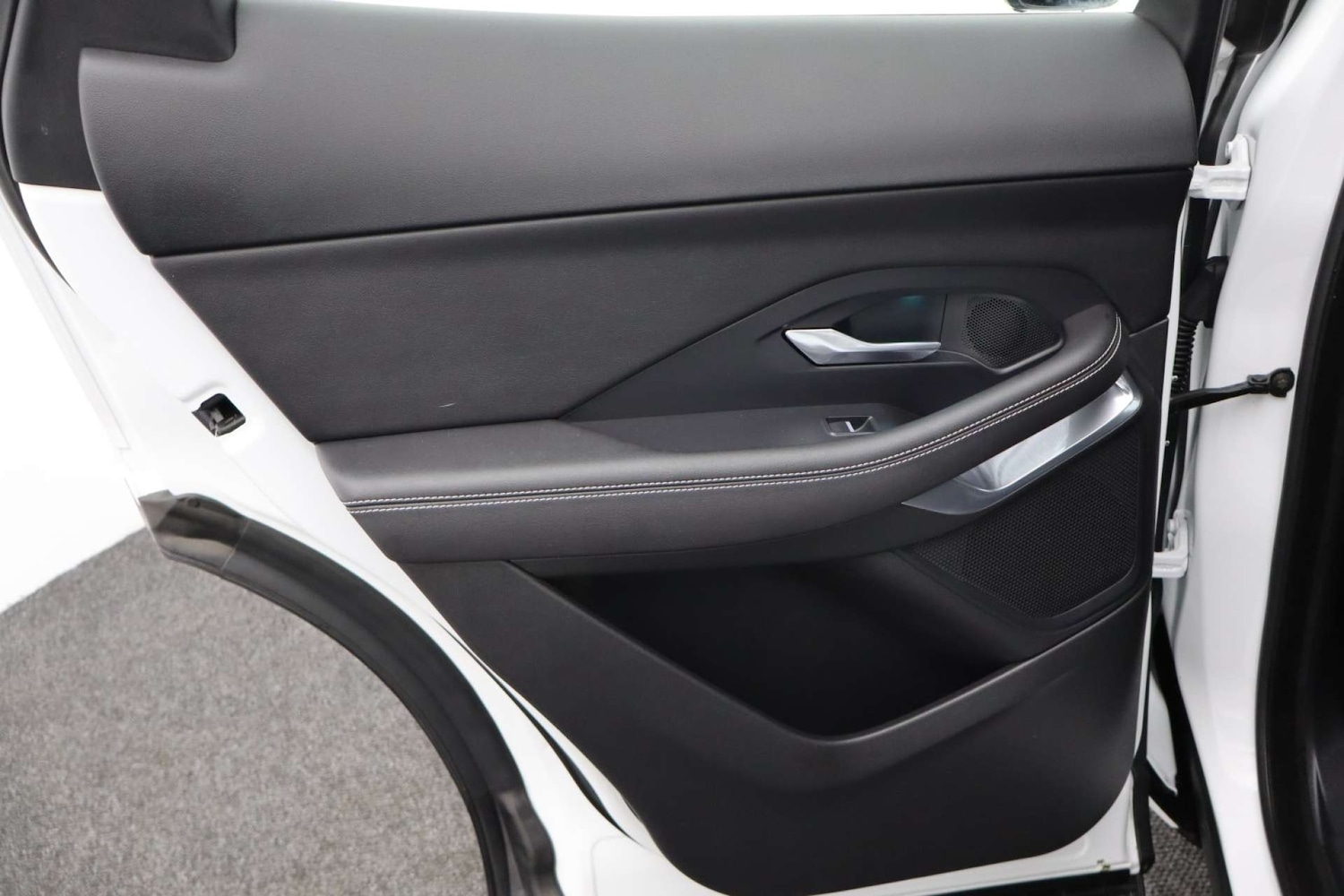 Used Jaguar E-Pace 2018 for sale - 76182624: Photo 24