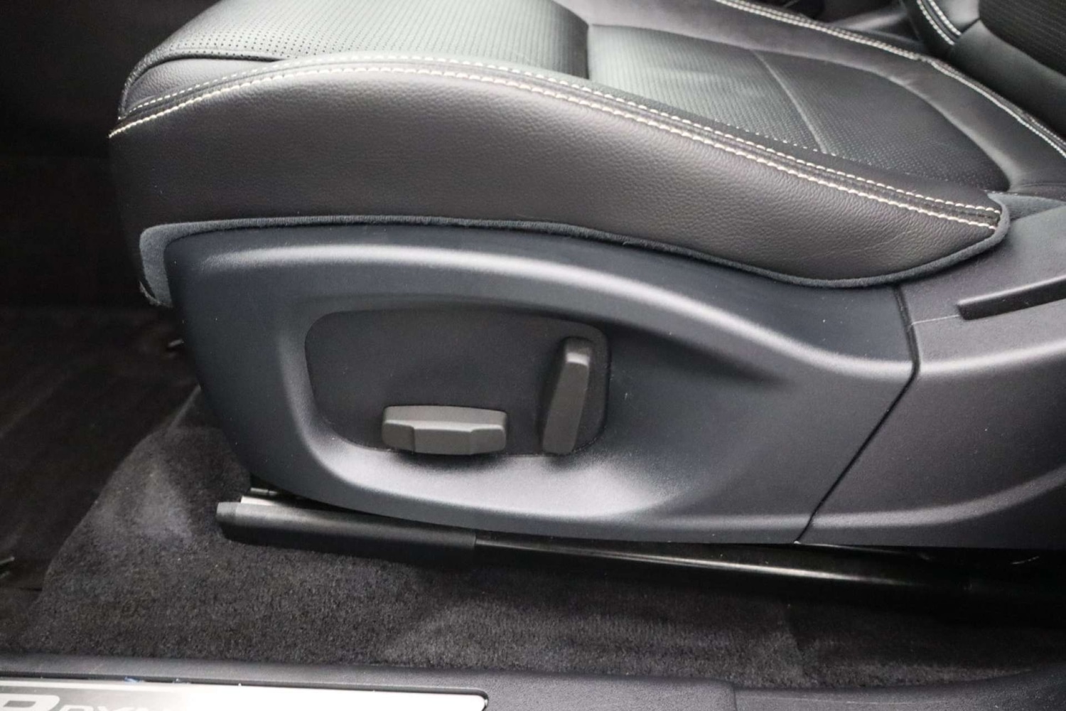 Used Jaguar E-Pace 2018 for sale - 76182624: Photo 28