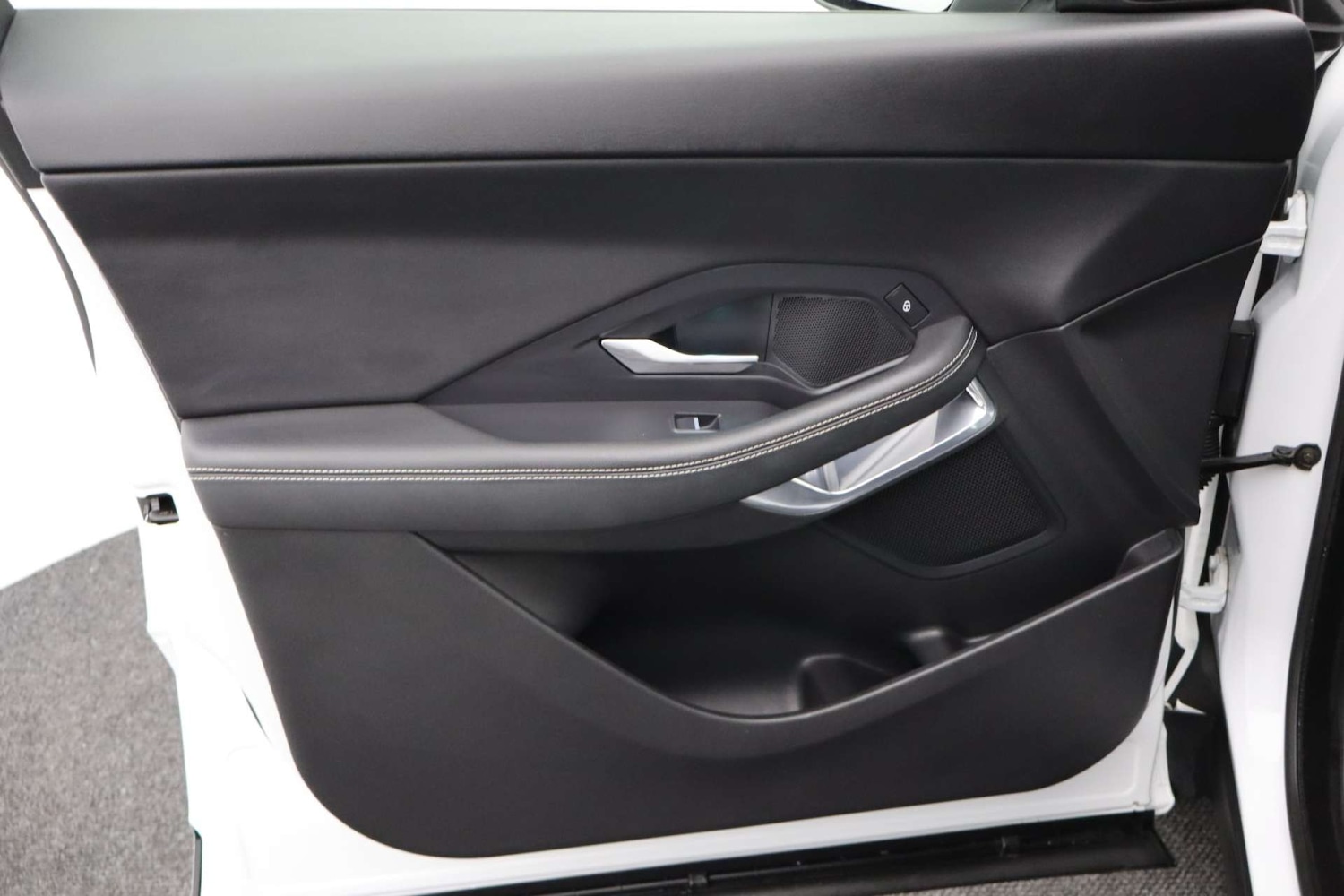 Used Jaguar E-Pace 2018 for sale - 76182624: Photo 30