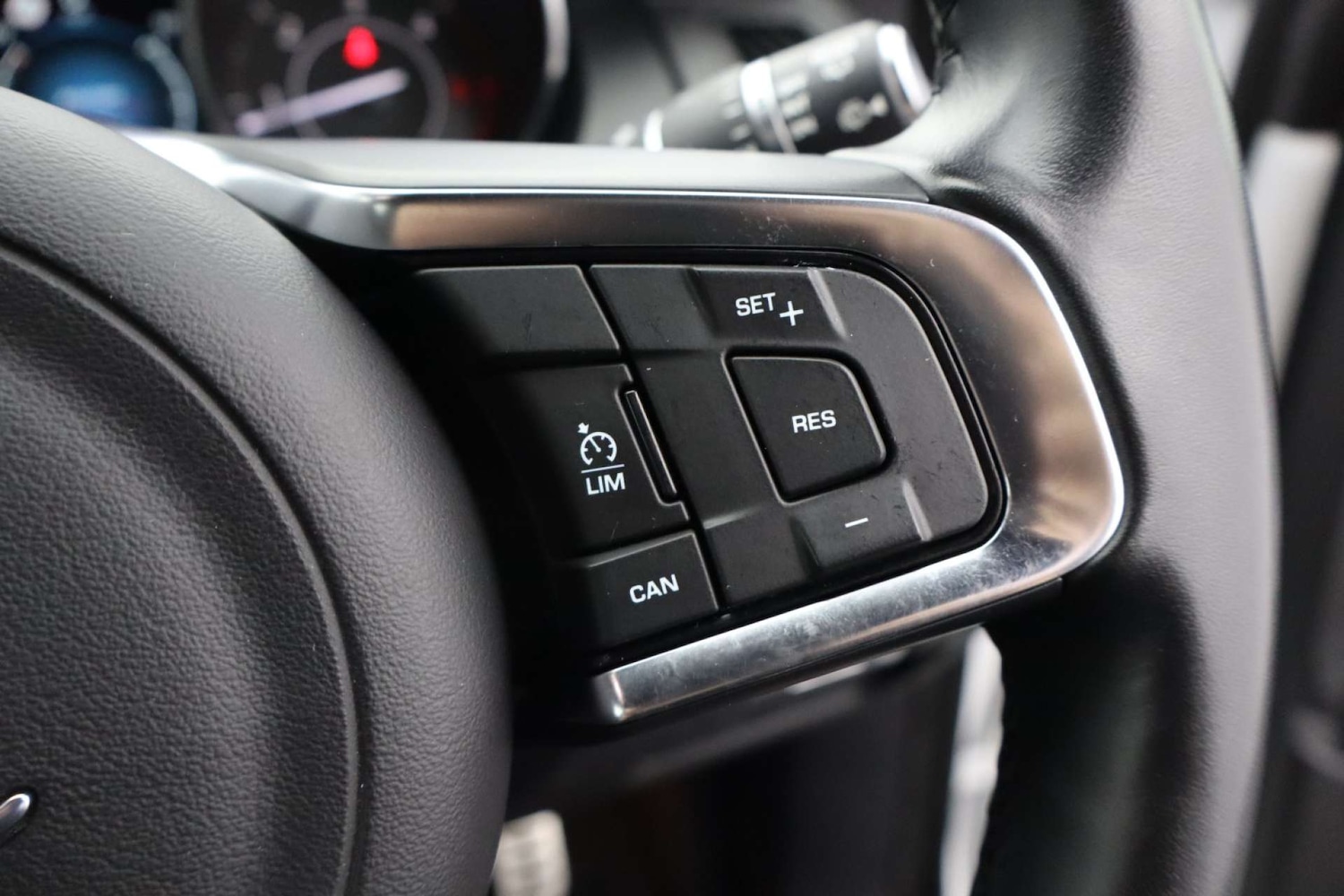 Used Jaguar E-Pace 2018 for sale - 76182624: Photo 36