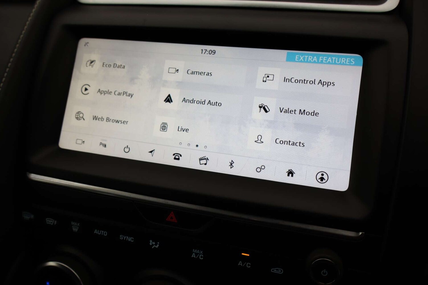 Used Jaguar E-Pace 2018 for sale - 76182624: Photo 40