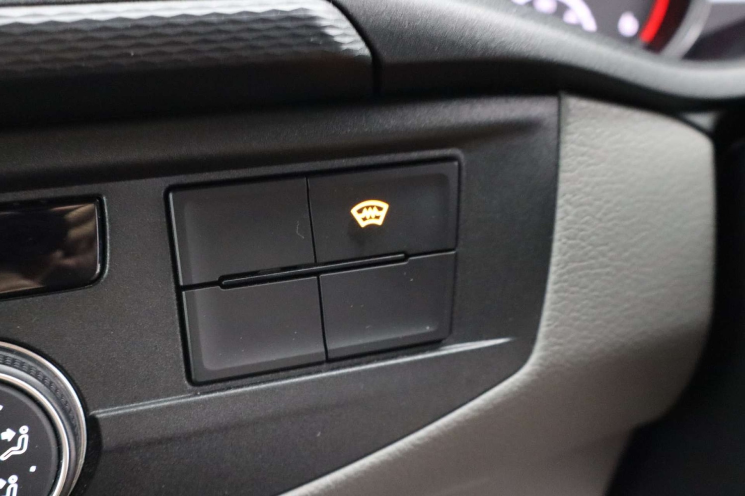 Used Volkswagen Transporter 2023 for sale - 76182720: Photo 16