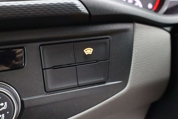 Used Volkswagen Transporter 2023 for sale - 76182720: Photo 16