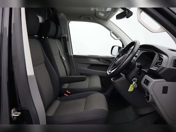 Used Volkswagen Transporter 2023 for sale - 76182720: Photo 2