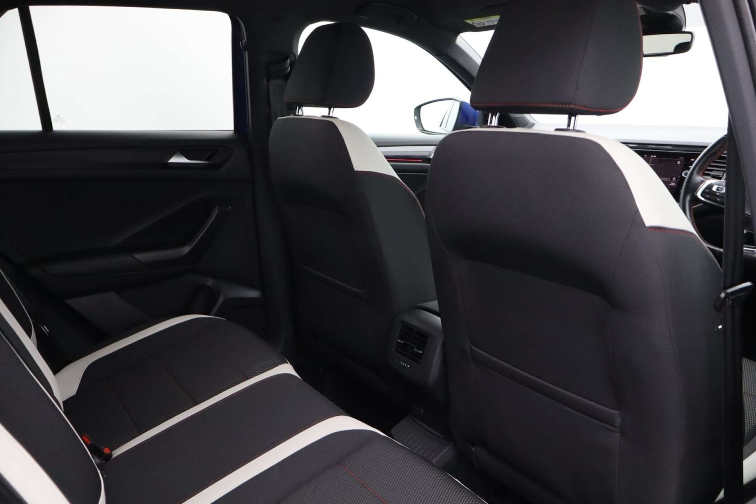 Used Volkswagen T-Roc 2018 for sale - 76694788: Photo 14