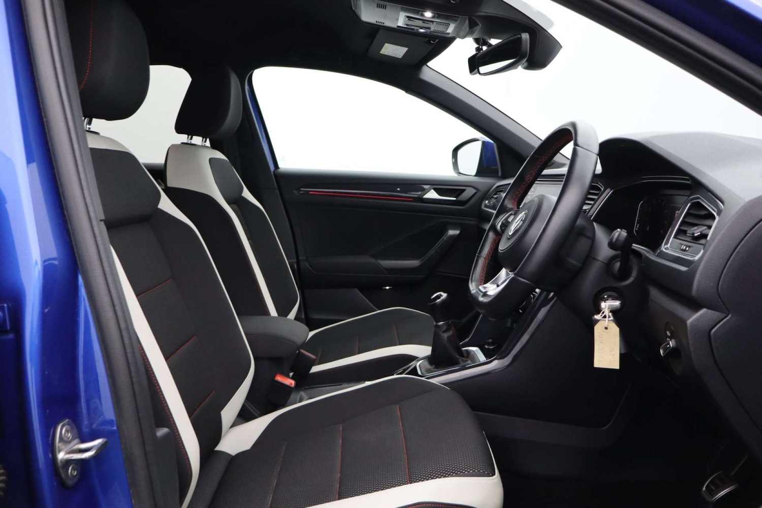 Used Volkswagen T-Roc 2018 for sale - 76694788: Photo 2