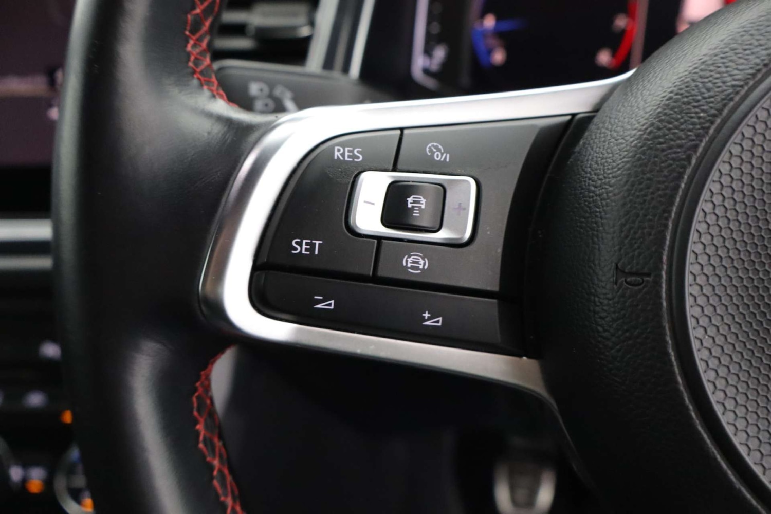 Used Volkswagen T-Roc 2018 for sale - 76694788: Photo 21