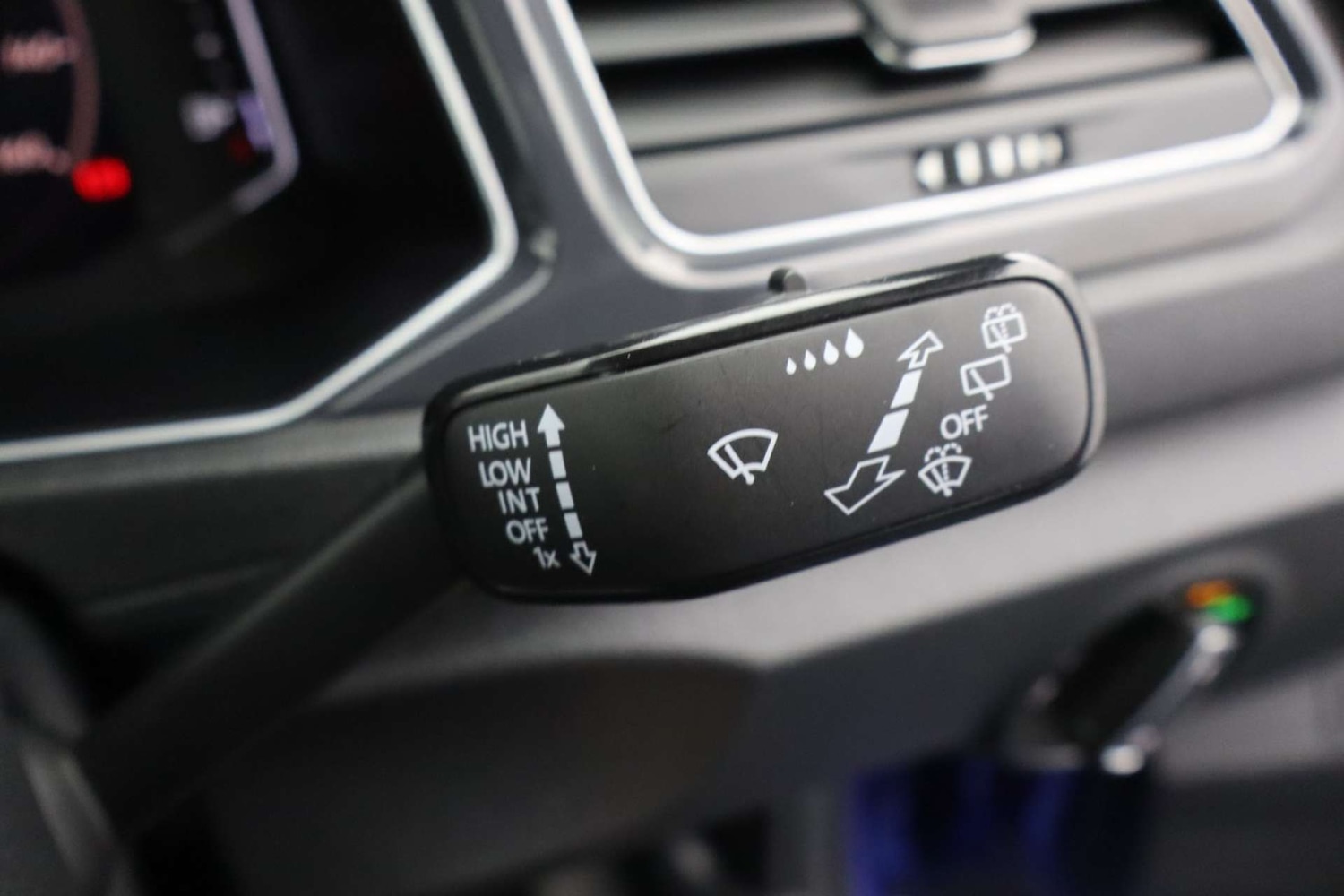 Used Volkswagen T-Roc 2018 for sale - 76694788: Photo 23