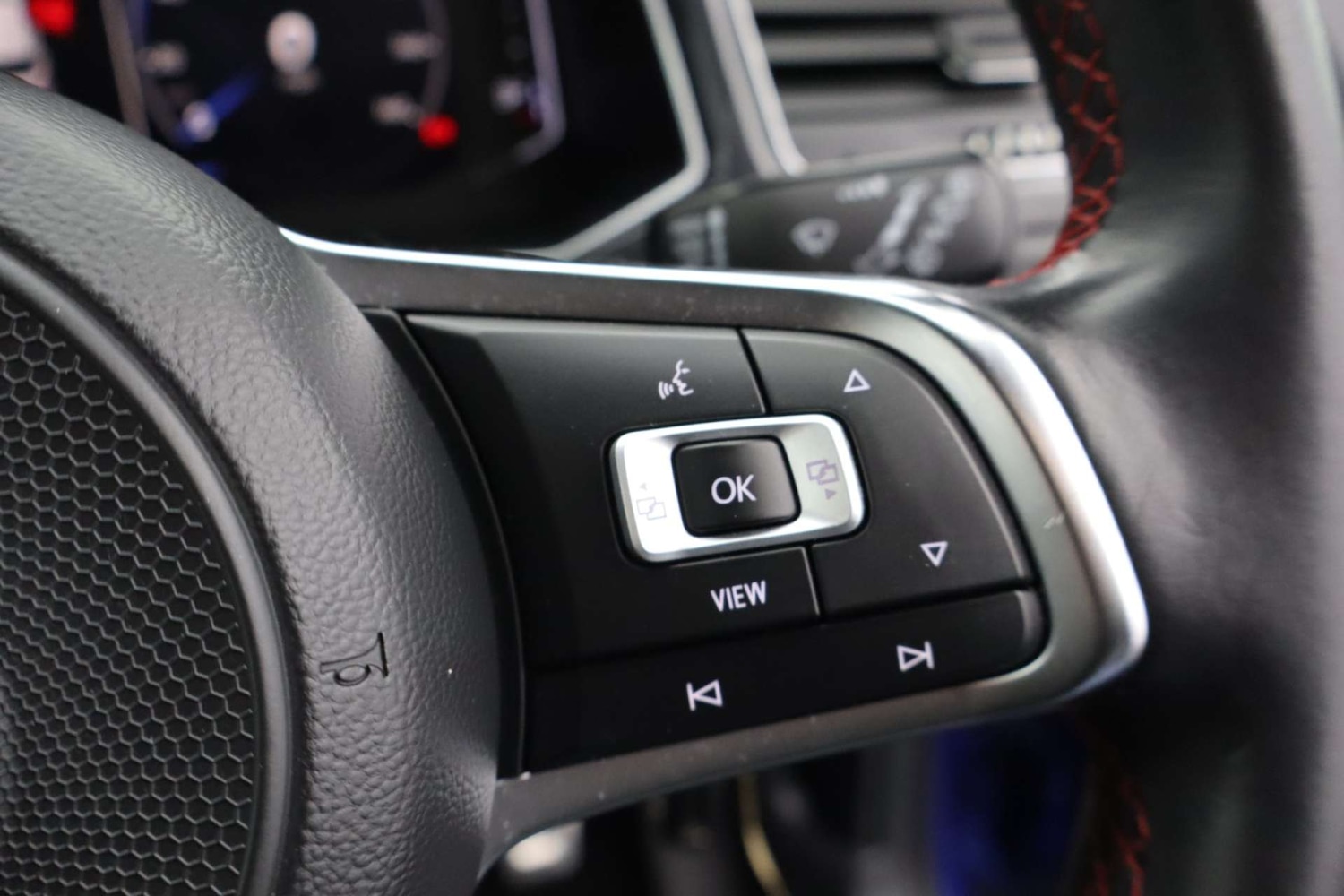 Used Volkswagen T-Roc 2018 for sale - 76694788: Photo 24