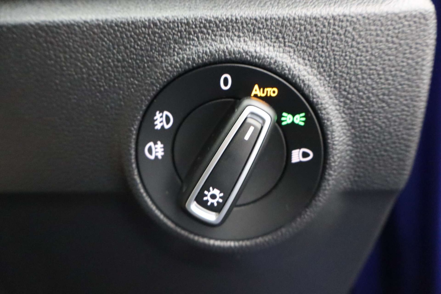 Used Volkswagen T-Roc 2018 for sale - 76694788: Photo 25