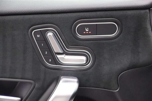 Used Mercedes-Benz A-Class 2018 for sale - 76182594: Photo 31