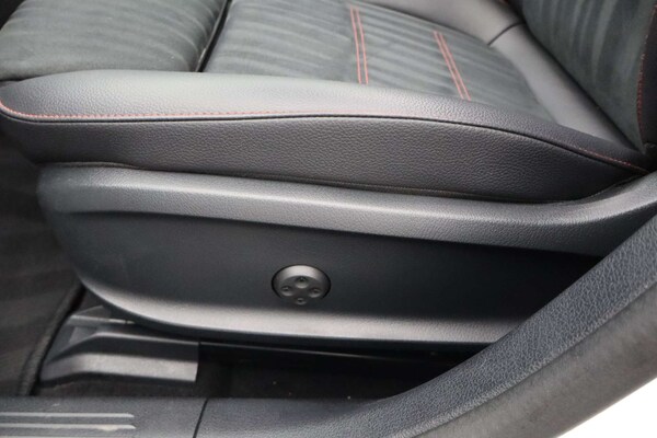Used Mercedes-Benz A-Class 2018 for sale - 76182594: Photo 32