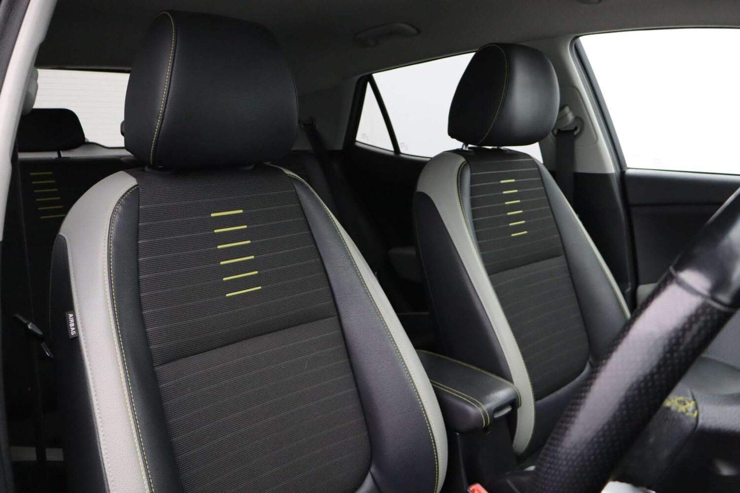 Used Kia Stonic 2018 for sale - 76481375: Photo 12