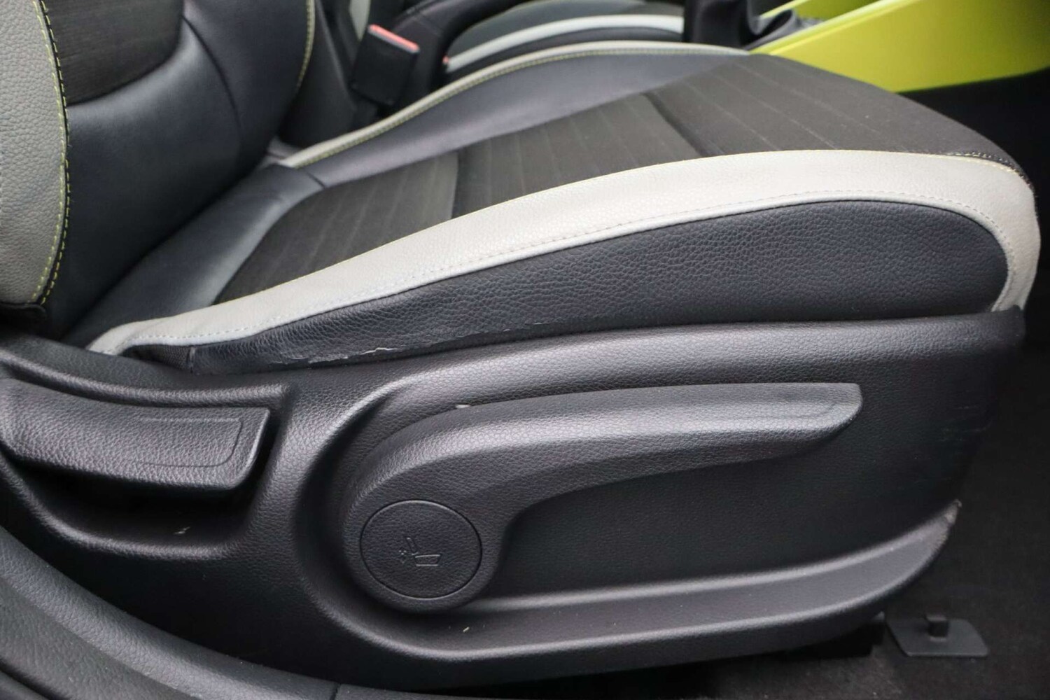 Used Kia Stonic 2018 for sale - 76481375: Photo 13