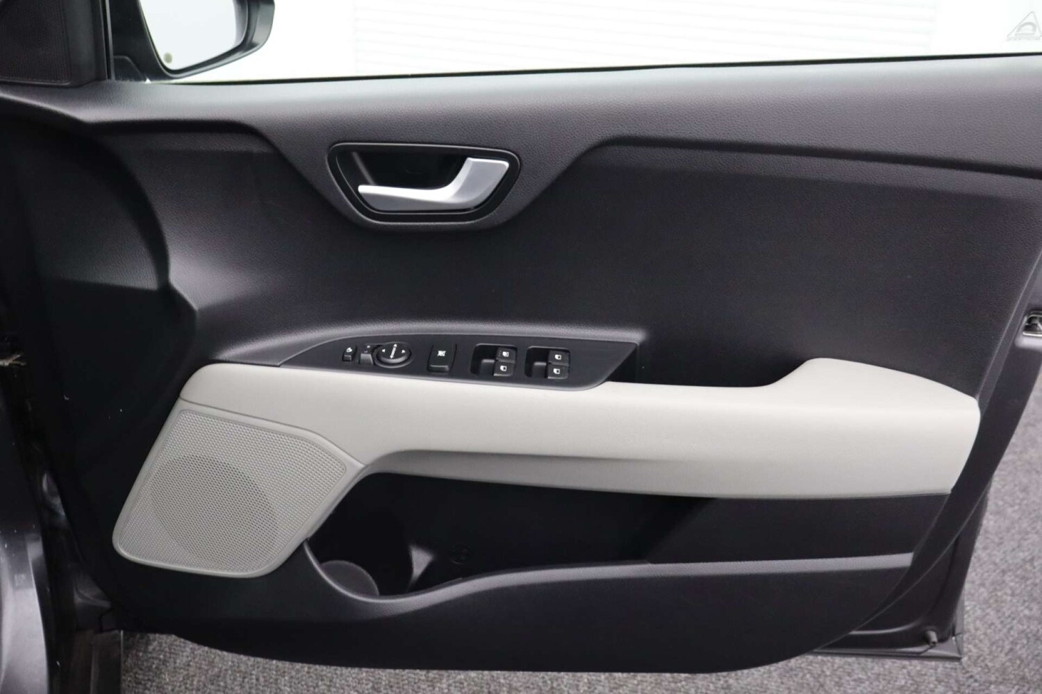 Used Kia Stonic 2018 for sale - 76481375: Photo 18