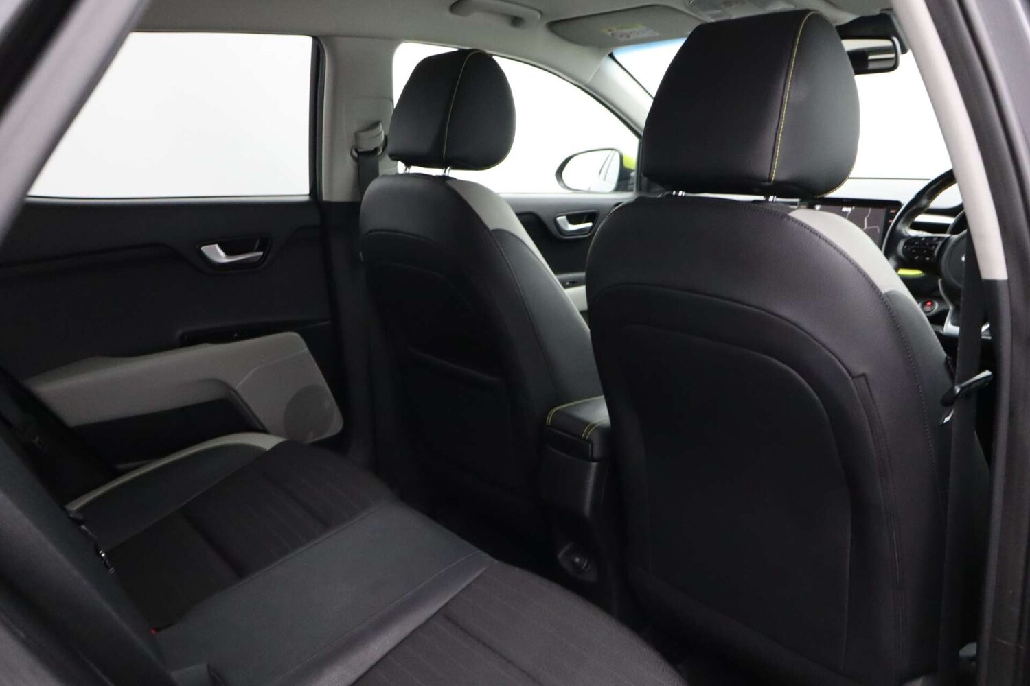 Used Kia Stonic 2018 for sale - 76481375: Photo 20