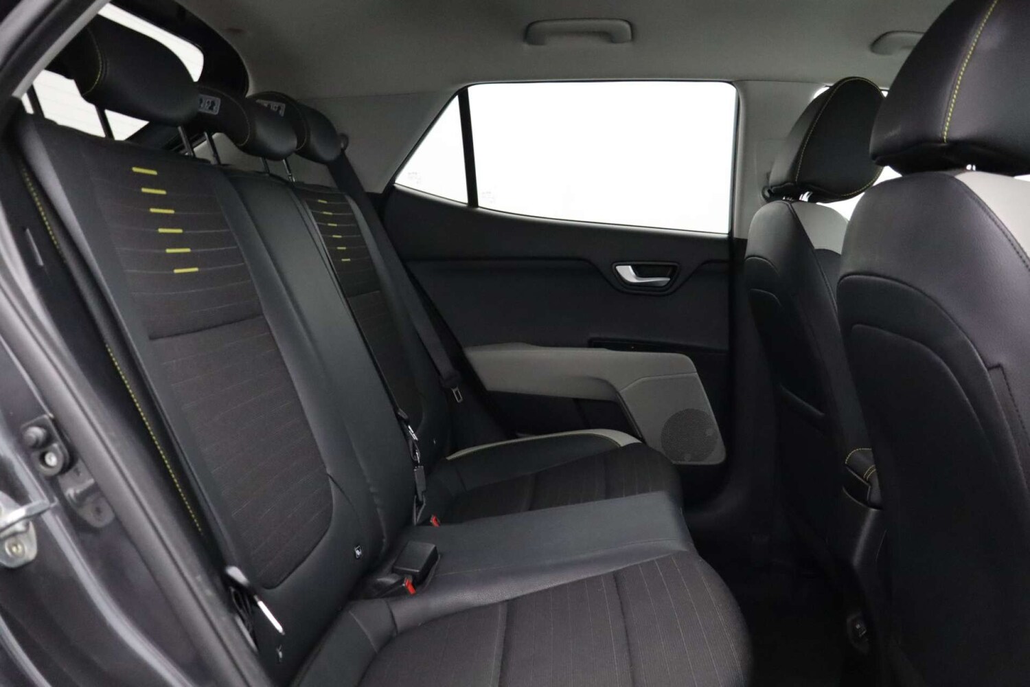 Used Kia Stonic 2018 for sale - 76481375: Photo 21