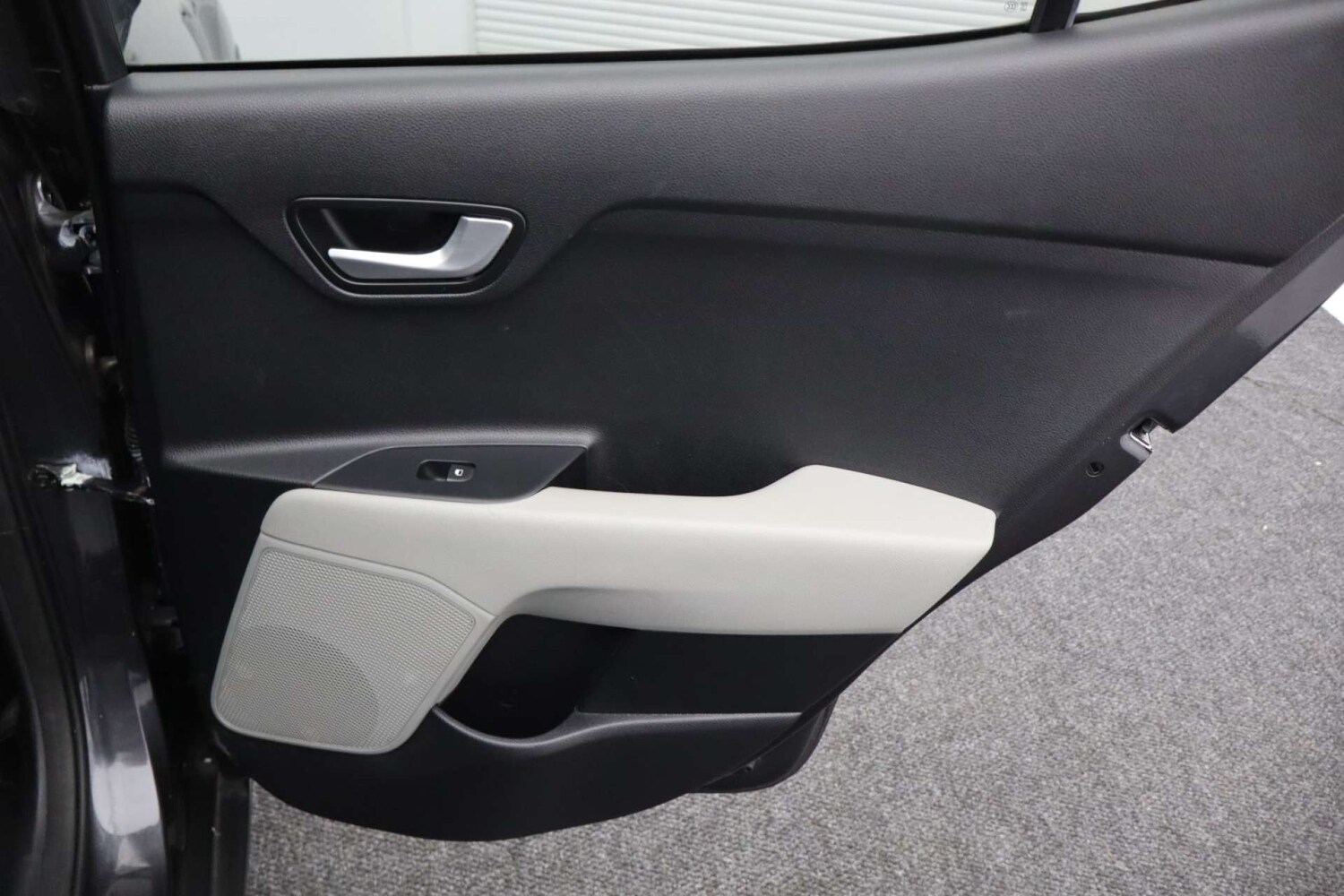 Used Kia Stonic 2018 for sale - 76481375: Photo 22