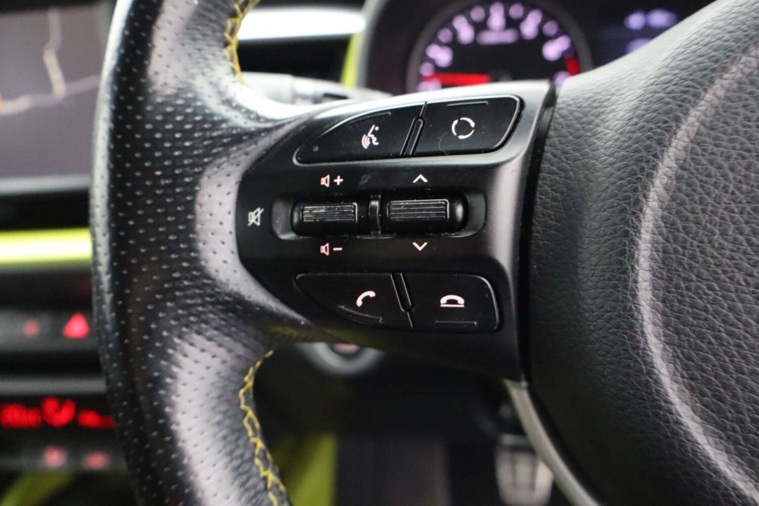 Used Kia Stonic 2018 for sale - 76481375: Photo 37