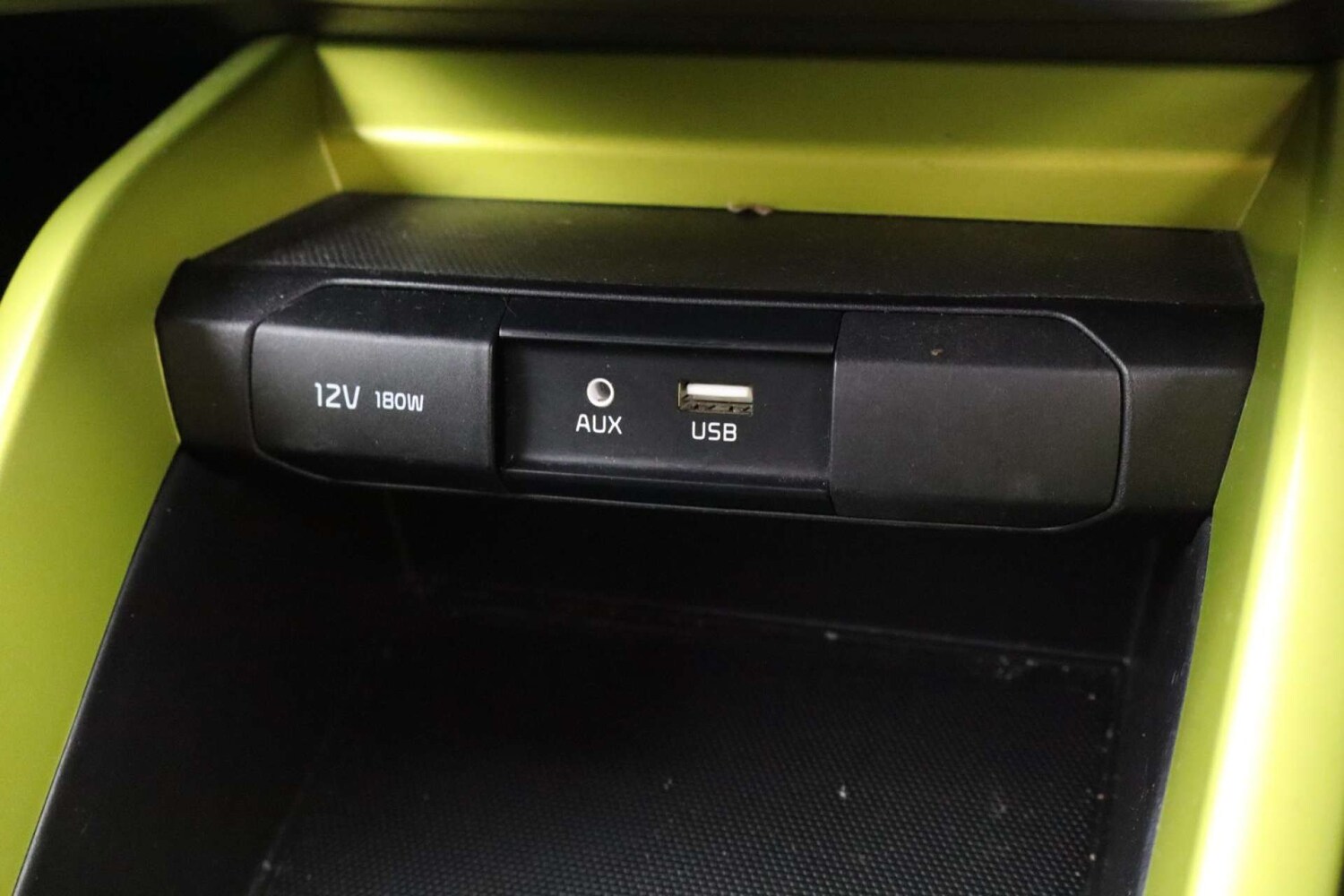 Used Kia Stonic 2018 for sale - 76481375: Photo 48