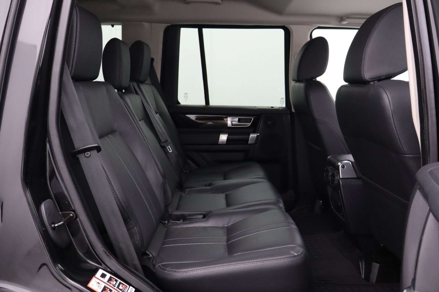 Used Land Rover Discovery 2015 for sale - 76182658: Photo 16