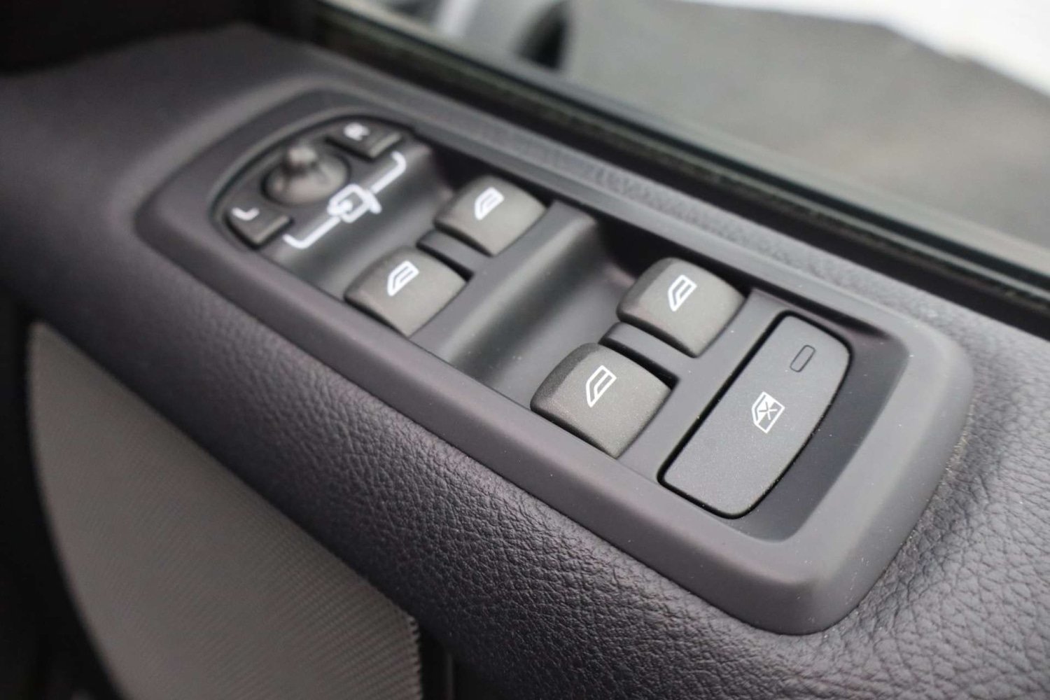 Used Land Rover Discovery 2015 for sale - 76182658: Photo 28