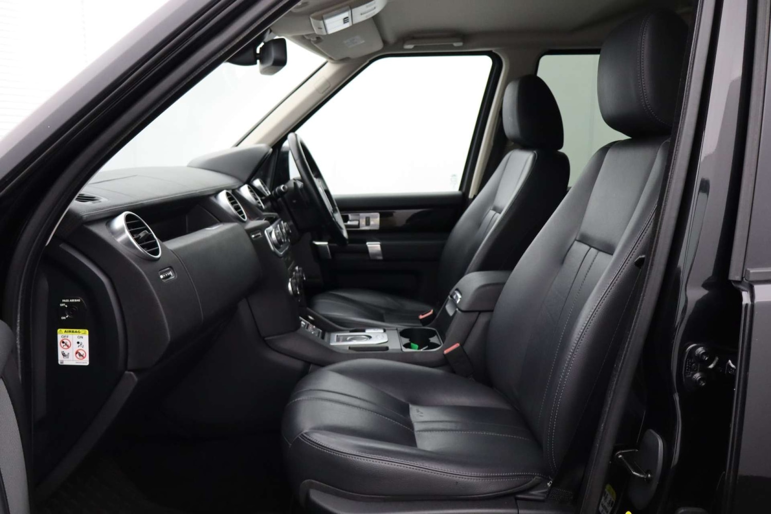 Used Land Rover Discovery 2015 for sale - 76182658: Photo 51