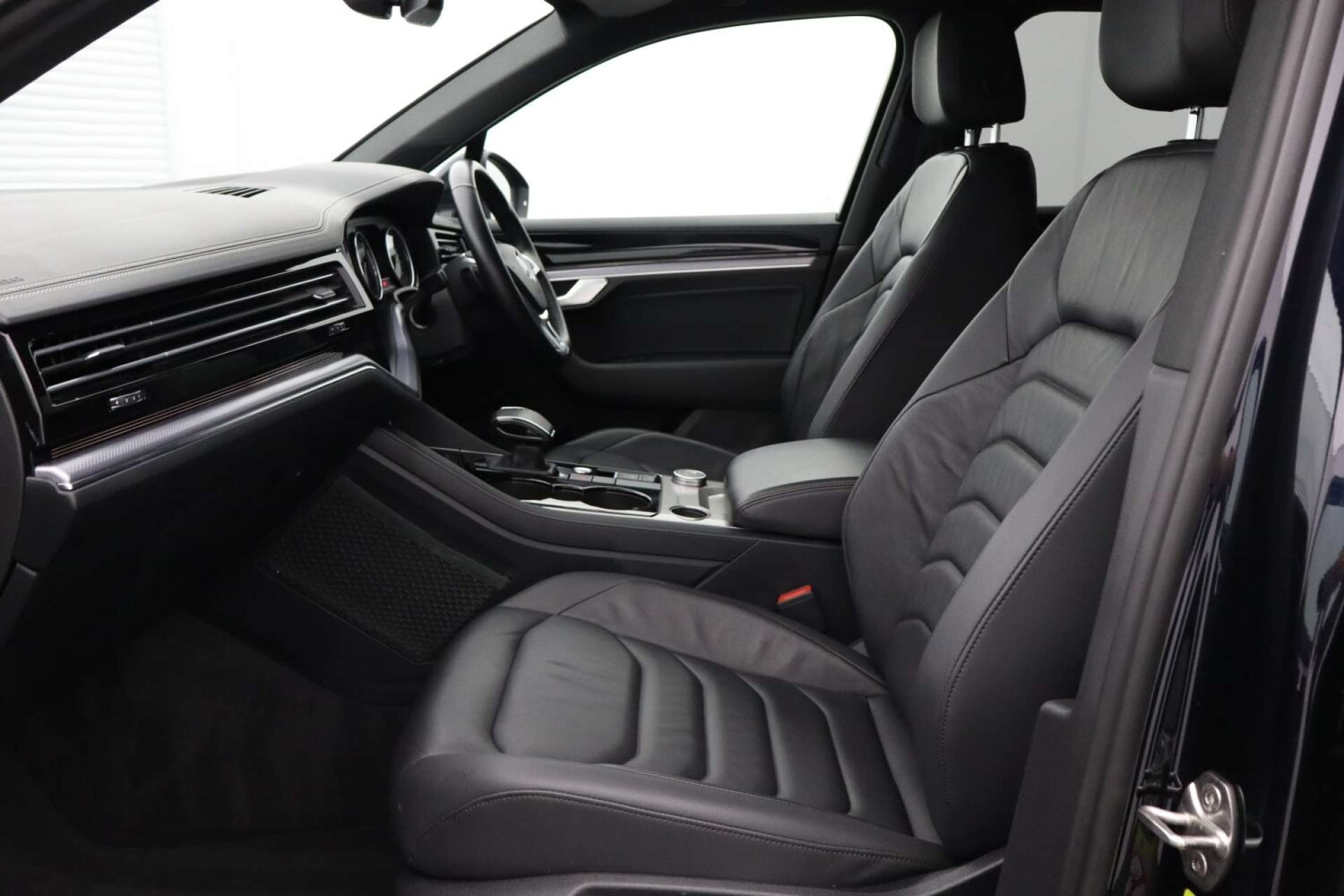 Used Volkswagen Touareg 2019 for sale - 76182669: Photo 10