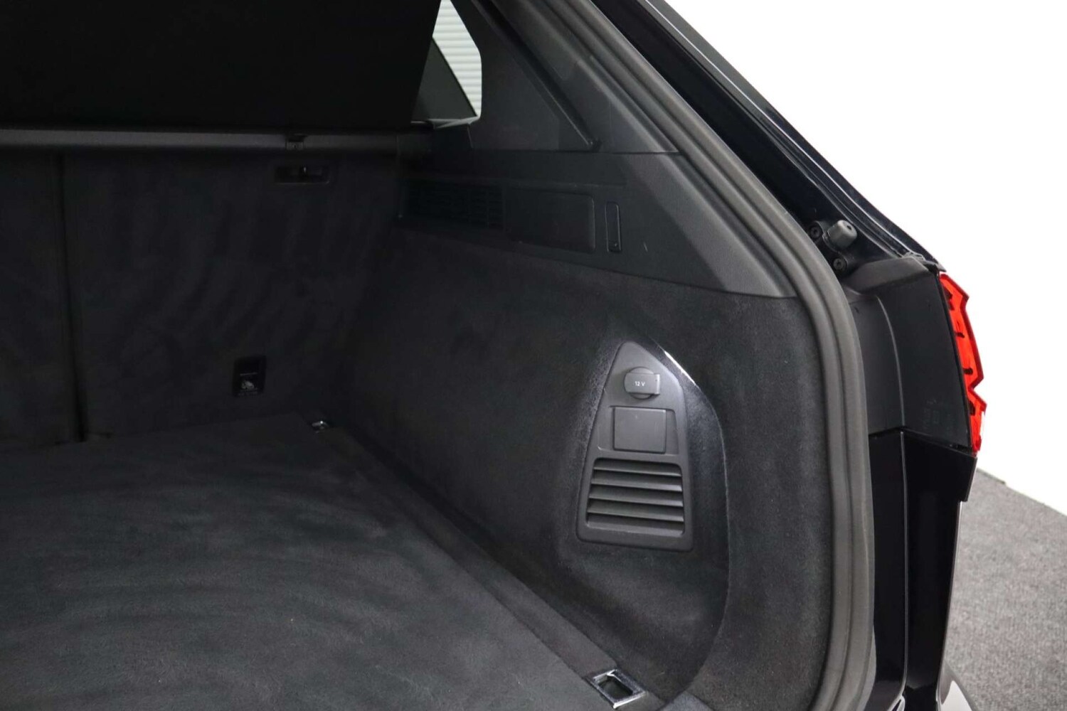 Used Volkswagen Touareg 2019 for sale - 76182669: Photo 21