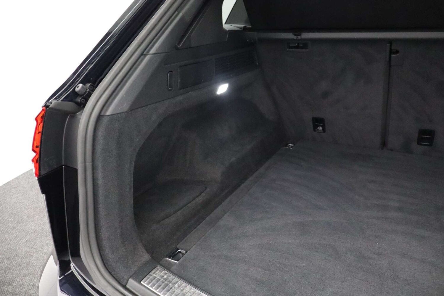 Used Volkswagen Touareg 2019 for sale - 76182669: Photo 23