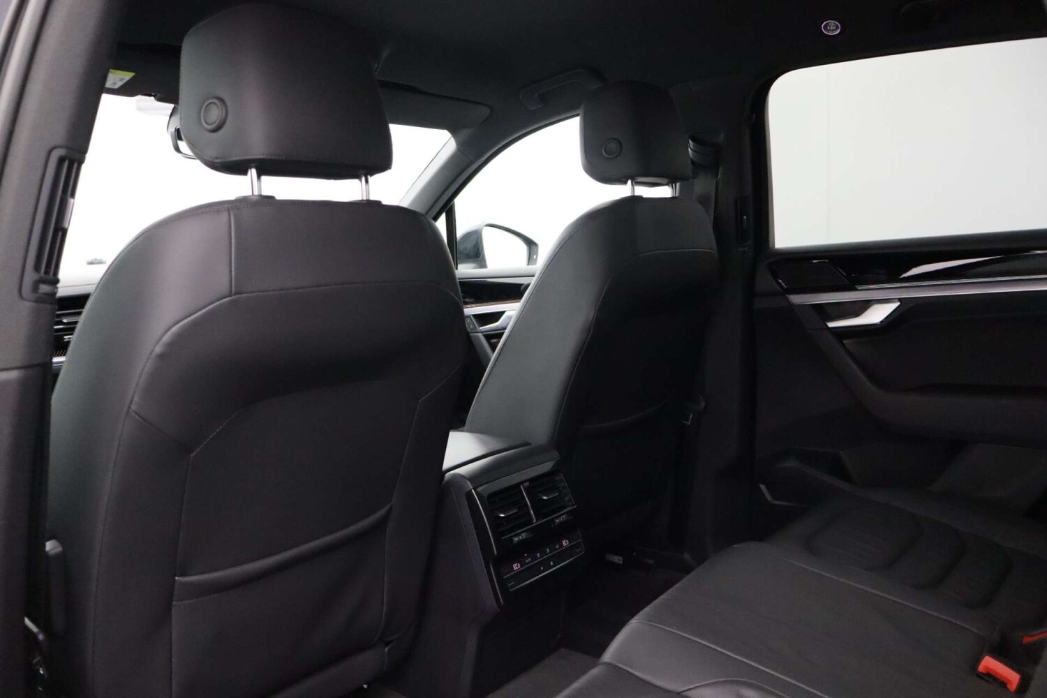 Used Volkswagen Touareg 2019 for sale - 76182669: Photo 26