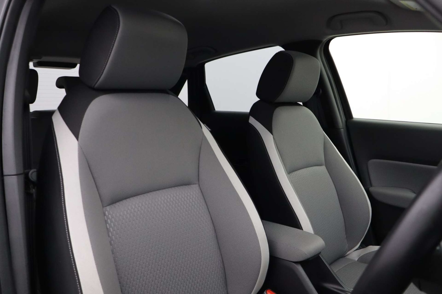 Used Honda Jazz 2023 for sale - 76601750: Photo 18