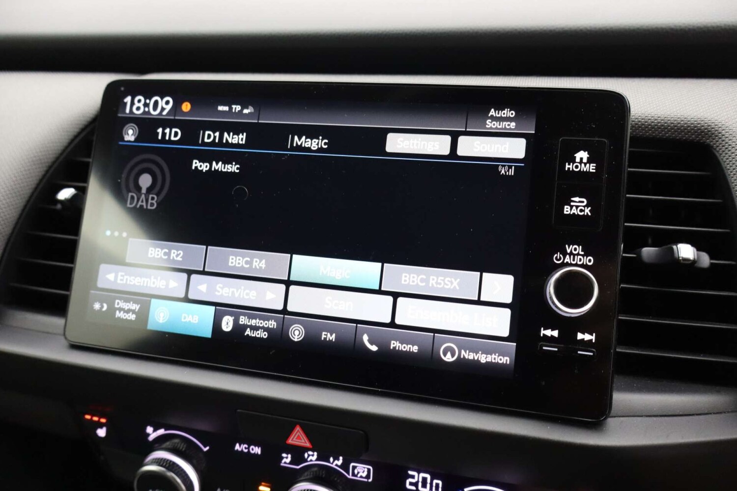 Used Honda Jazz 2023 for sale - 76601750: Photo 40