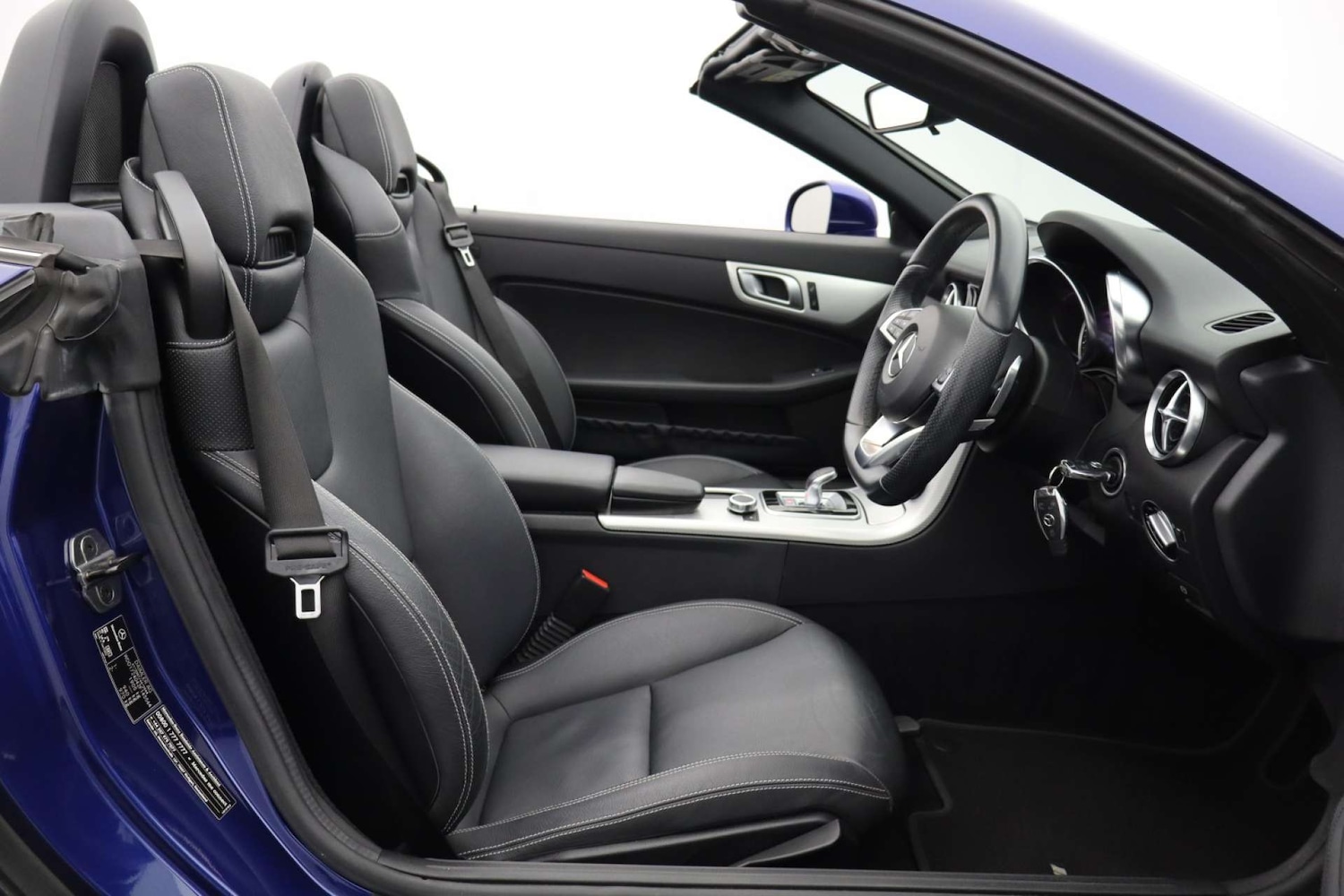 Used Mercedes-Benz SLC 2017 for sale - 76618138: Photo 2