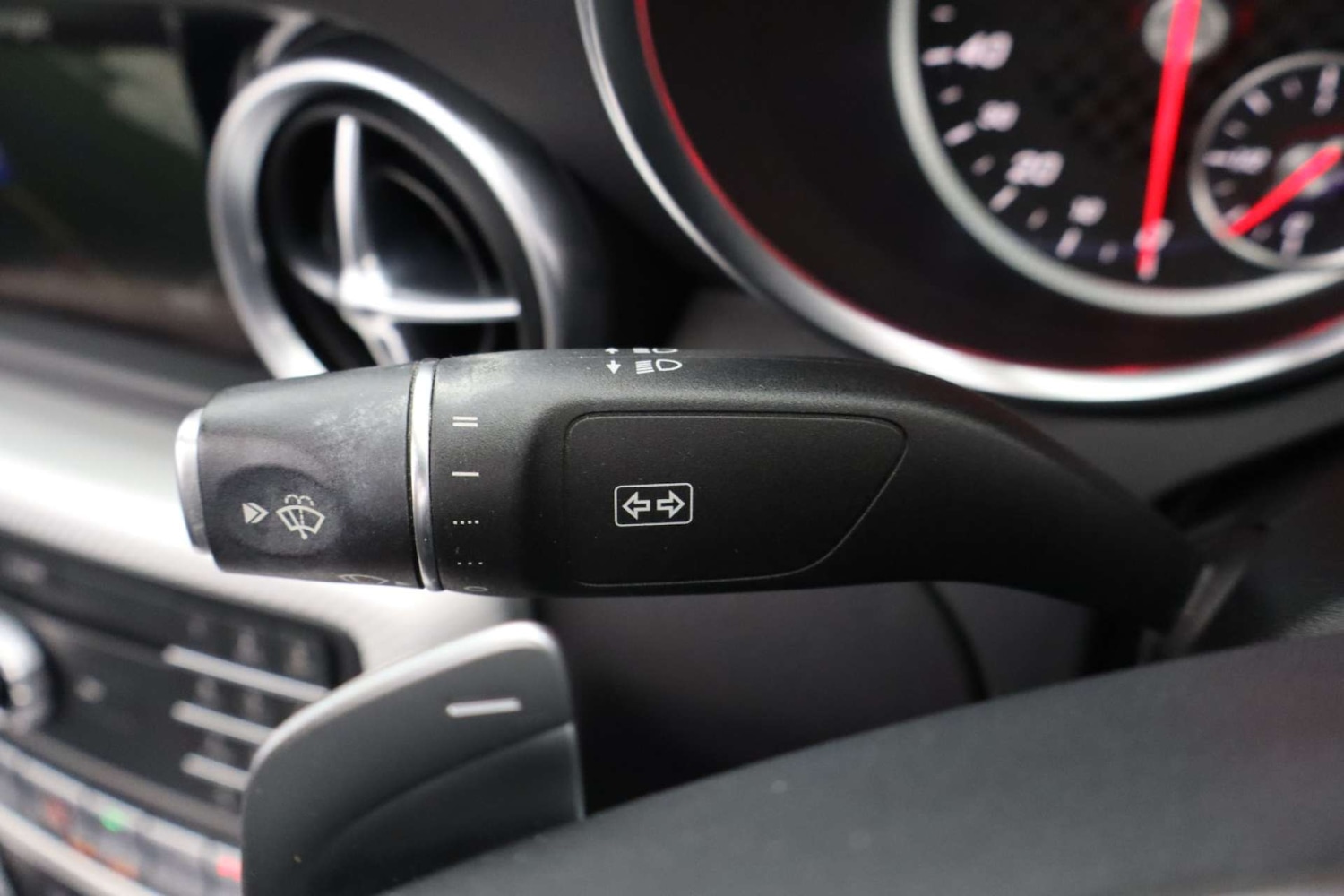 Used Mercedes-Benz SLC 2017 for sale - 76618138: Photo 24