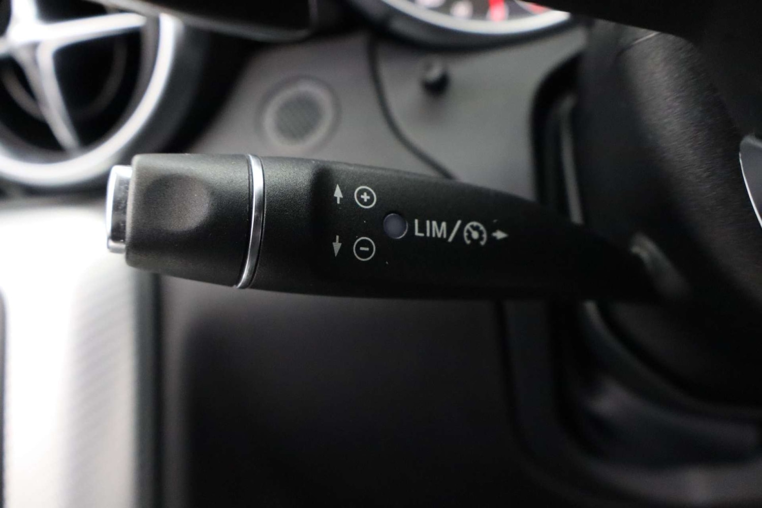 Used Mercedes-Benz SLC 2017 for sale - 76618138: Photo 25