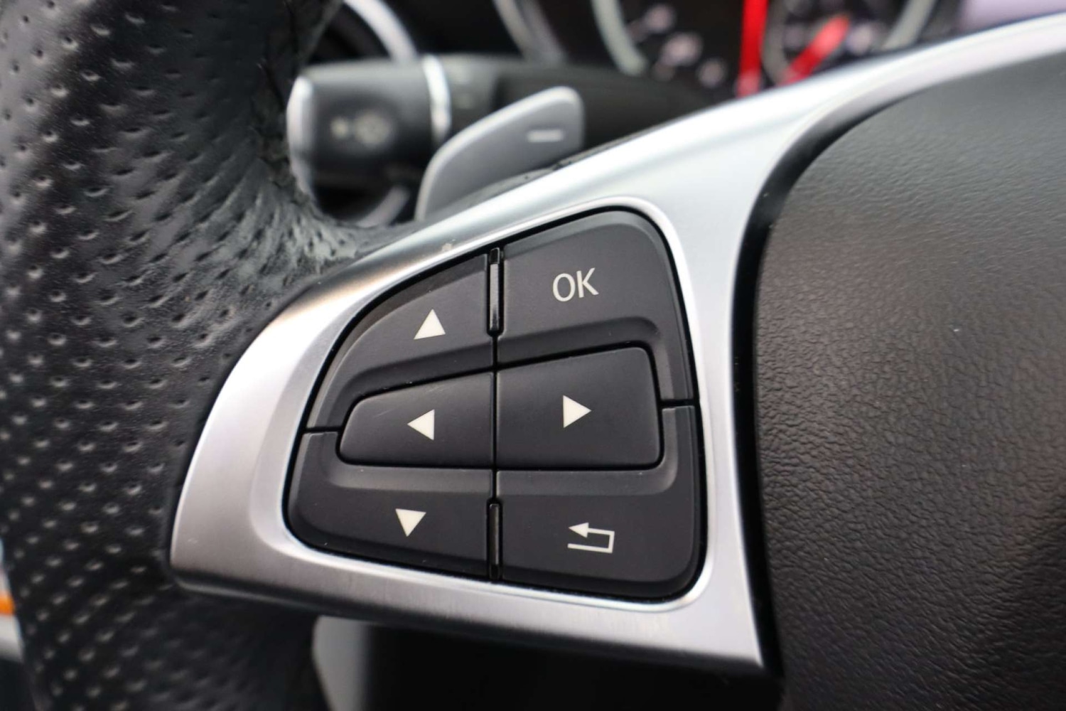 Used Mercedes-Benz SLC 2017 for sale - 76618138: Photo 26