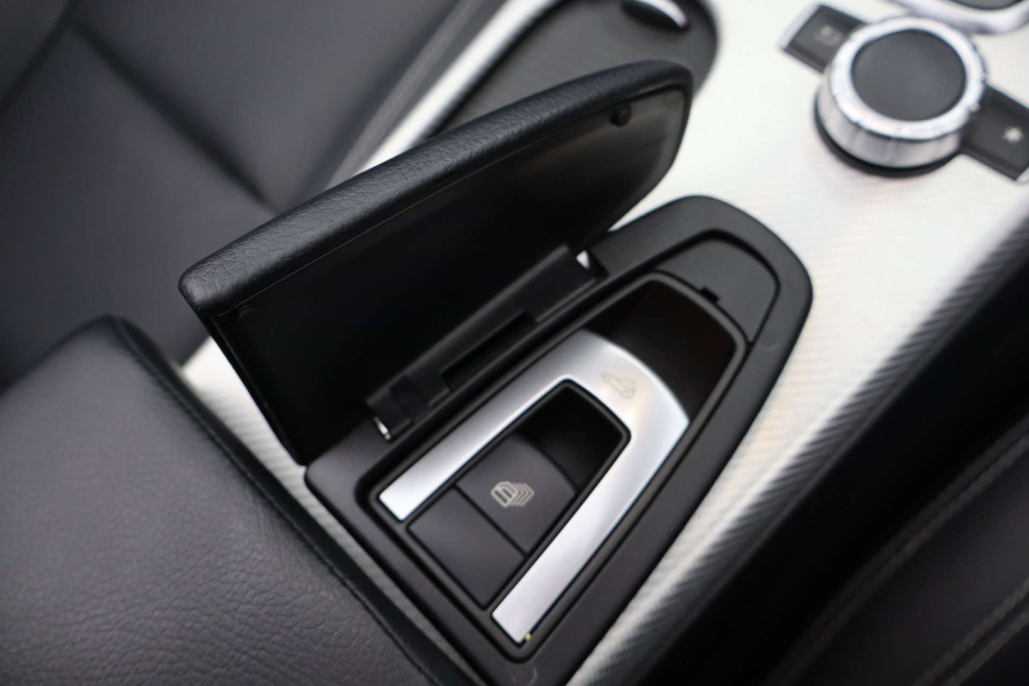 Used Mercedes-Benz SLC 2017 for sale - 76618138: Photo 39