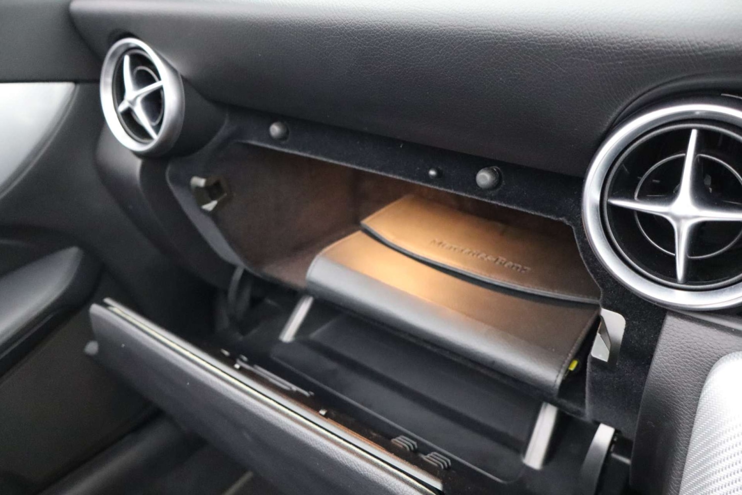 Used Mercedes-Benz SLC 2017 for sale - 76618138: Photo 43