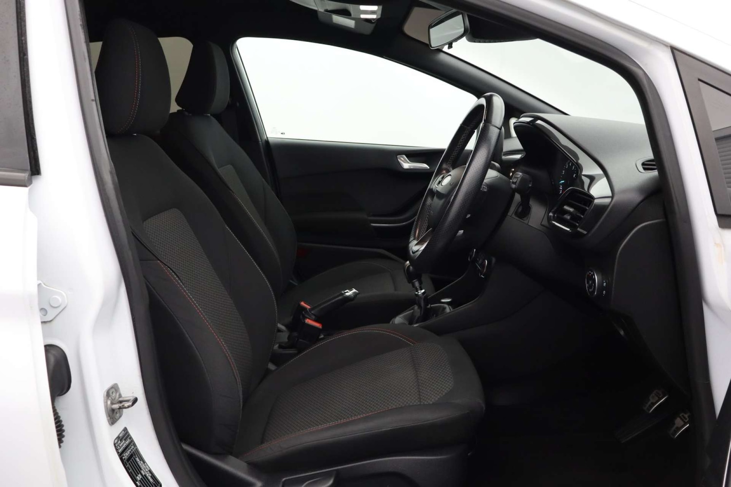 Used Ford Fiesta 2018 for sale - 77039151: Photo 2